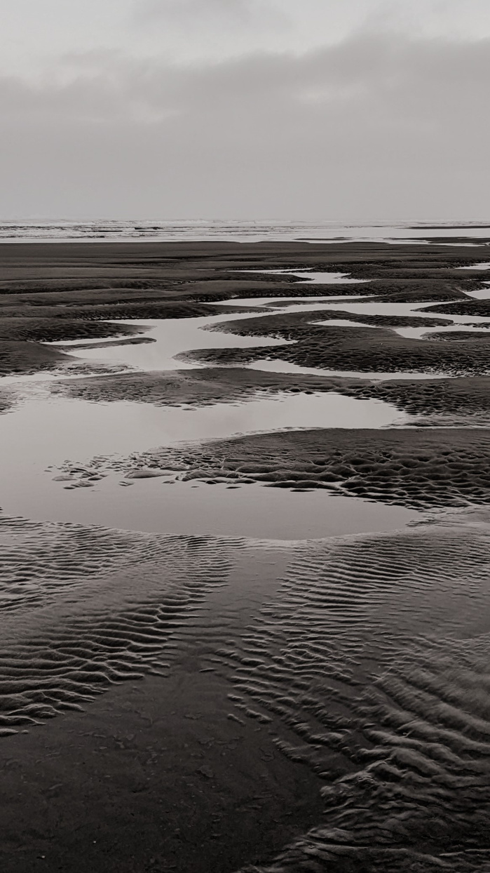 image of water in black and white